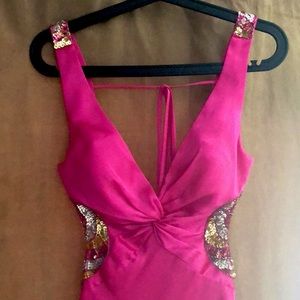 Joseph Ribkoff Floor Length, open back dress.